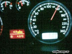 Bord 140 km-h=4,9l.JPG