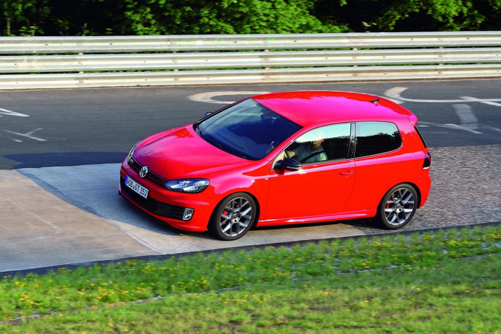 2011_VW-Golf-GTI-ED-35_04.jpg