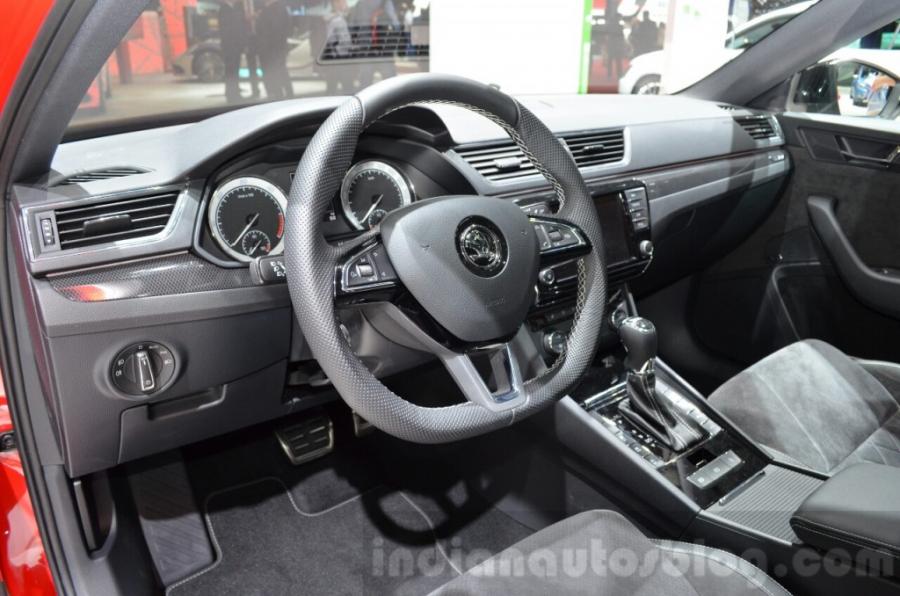 2016-Skoda-Superb-SportLine-steering-wheel-at-2016-Geneva-Motor-Show-1024x678.jpg