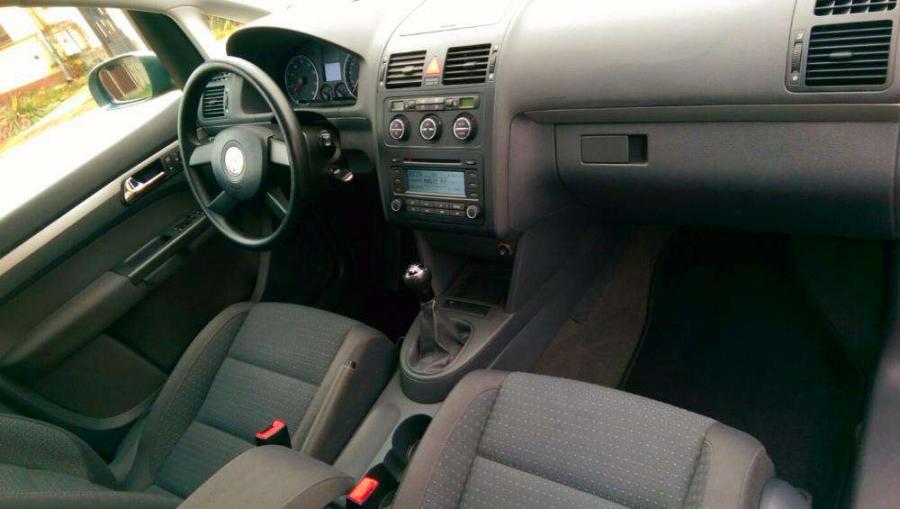84937498_2_1000x700_vw-touran-2005-16-benzina-fsi-6-trepte-116cp-euro-4-impecabil-fotografii.jpg