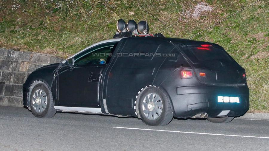 2015-6102972016-seat-leon-spy-photo1.jpg