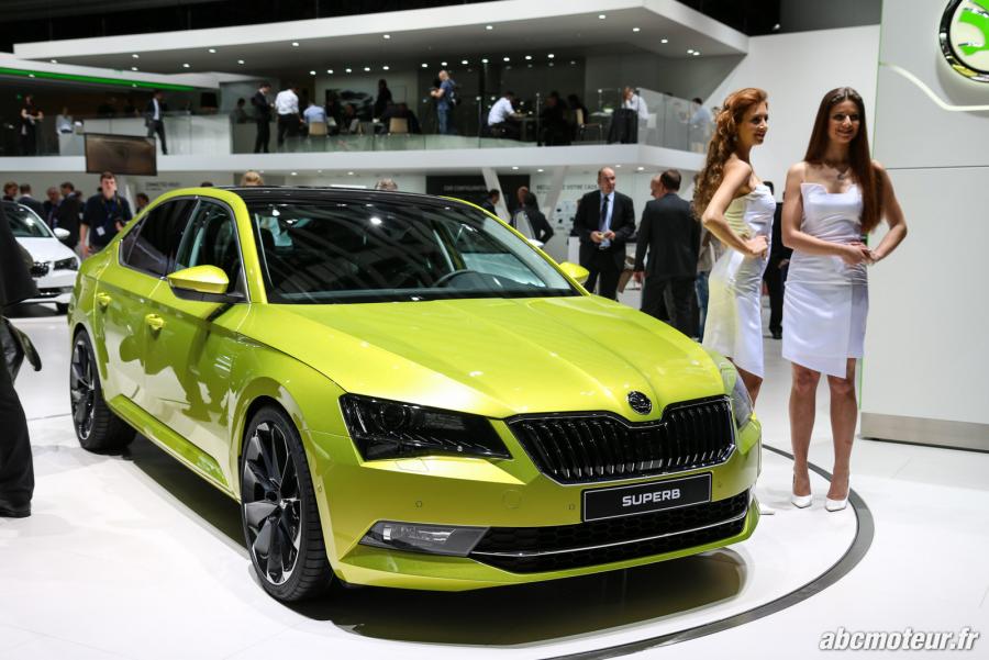 vue-3-4-avant-Skoda-Superb-Geneve-2015.jpg
