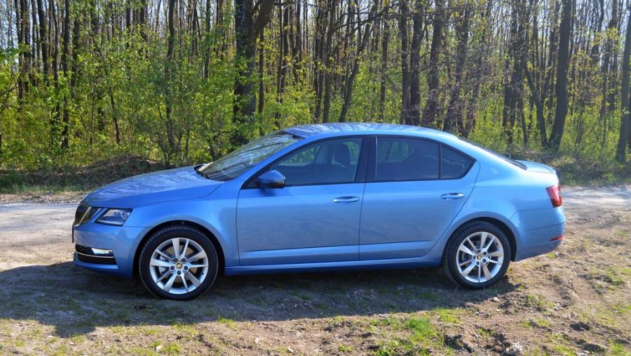 7V86J2017-skoda-octavia.jpg