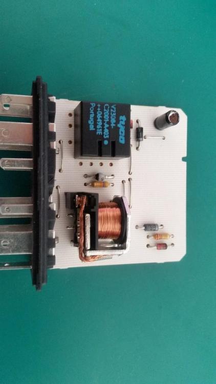 Noul releu lipit 1.jpg