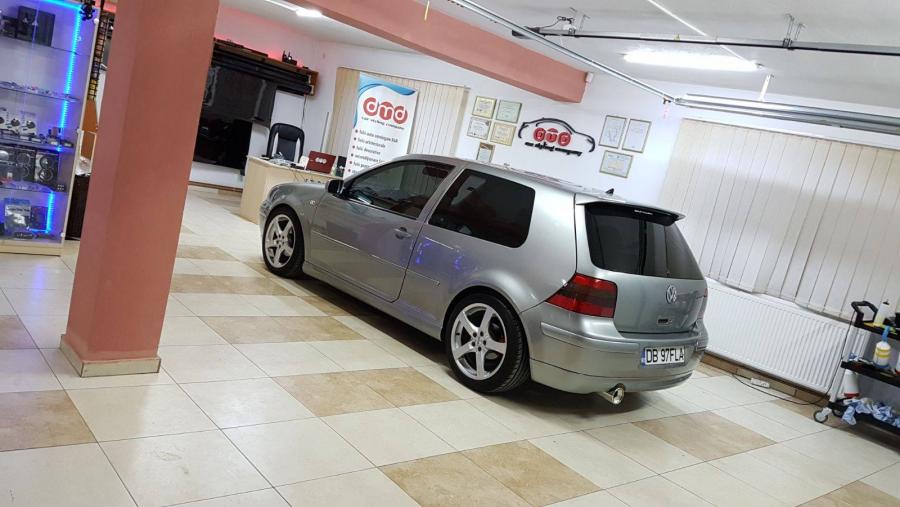 21330610_1590743040976833_590742775_o (1).jpg