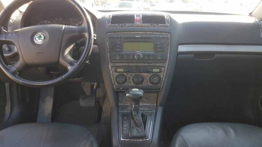 interior.thumb.jpg.aba0b918a1b4bf1e4a65585bc07690d9.jpg