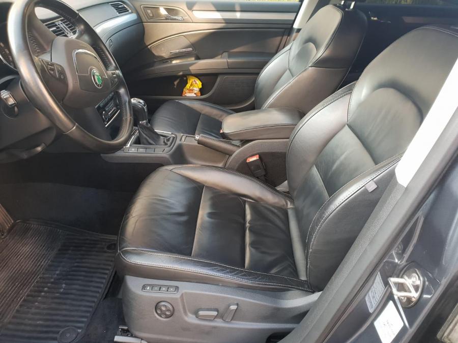 18c8ebe2-6efe-4a7c-8f88-020a4c64708c (1).jpg