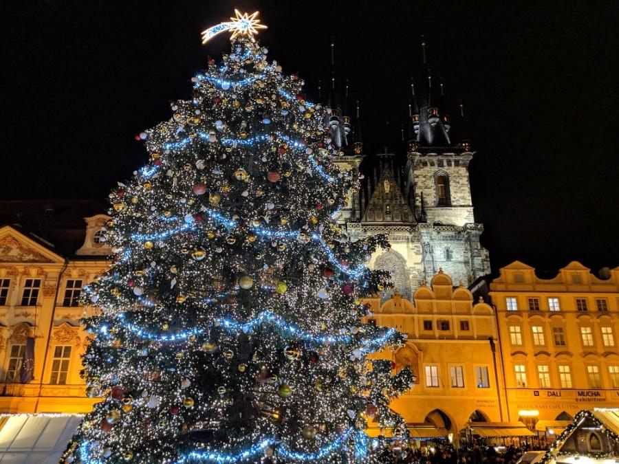targcraciunpraga.thumb.jpg.2cebd972a735948da9f8f640ecd5862c.jpg