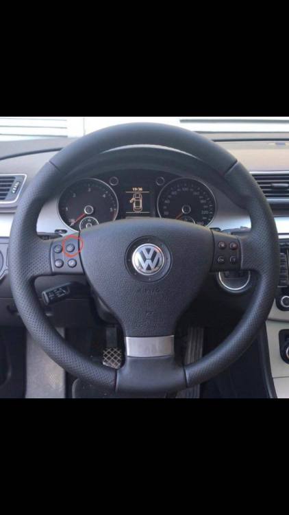 Poza 1_volan 8 comenzi.jpg