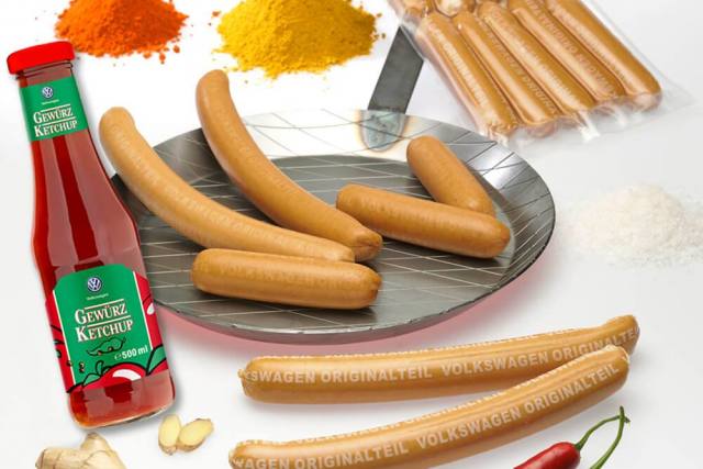 Sausageman-VW-Currywurst-with-ketchup.thumb.jpg.cdc7c2754045be14af0460eca8deede2.jpg