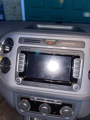 Navigatie Tiguan 2014 Originala.jpg