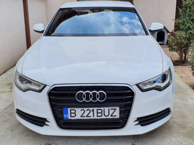 fata centru crop.jpg