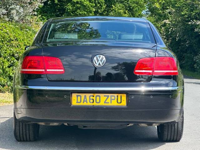 volkswagen-phaeton-saloon-diesel-49de14f0437e.jpg