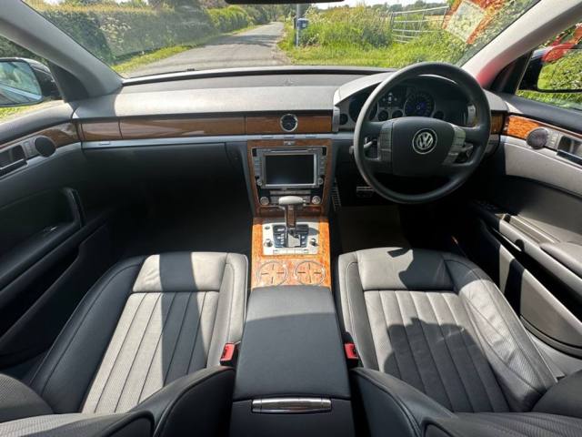 volkswagen-phaeton-saloon-diesel-7ab45a416c1a.jpg