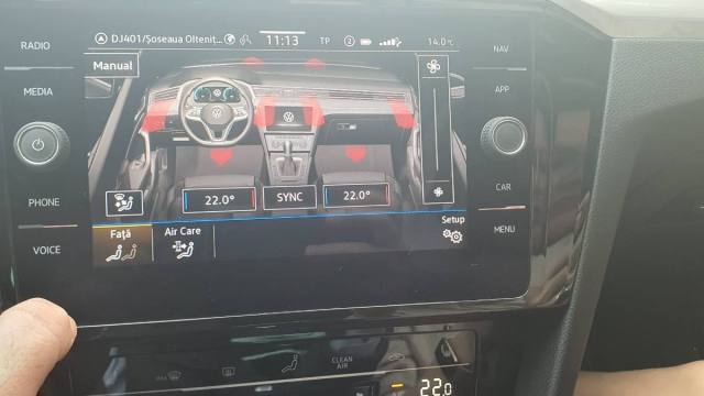 VW B8 AC display.jpeg