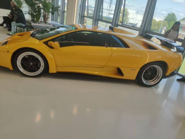Lambo 6.jpg